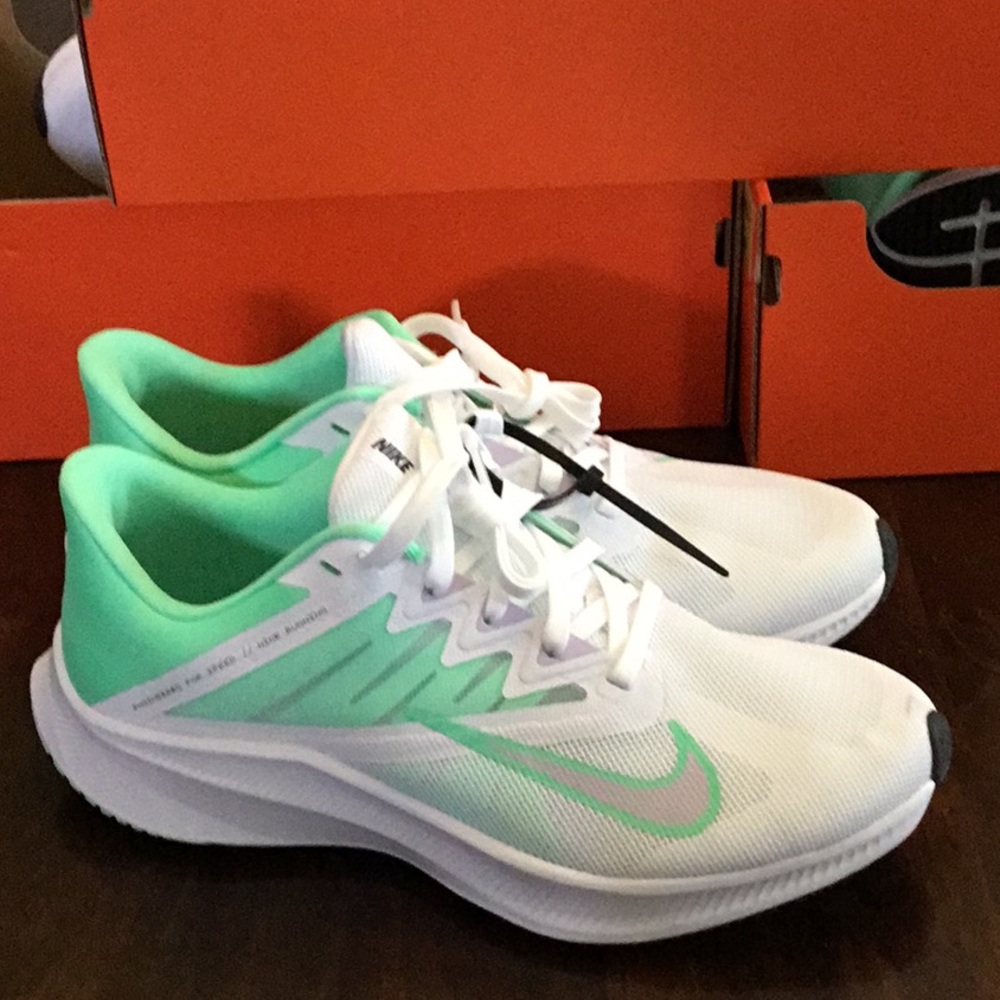 NIKE WOMENS QUEST 3 RUNNING SHOE - Picture 7 of 12